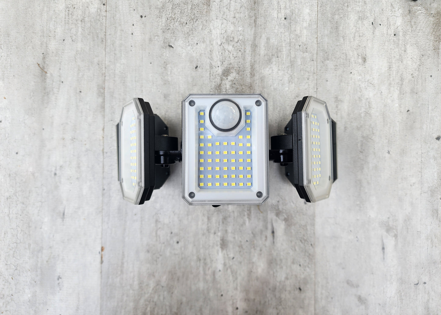 Ultra-Bright 5-Panel Solar Security Light