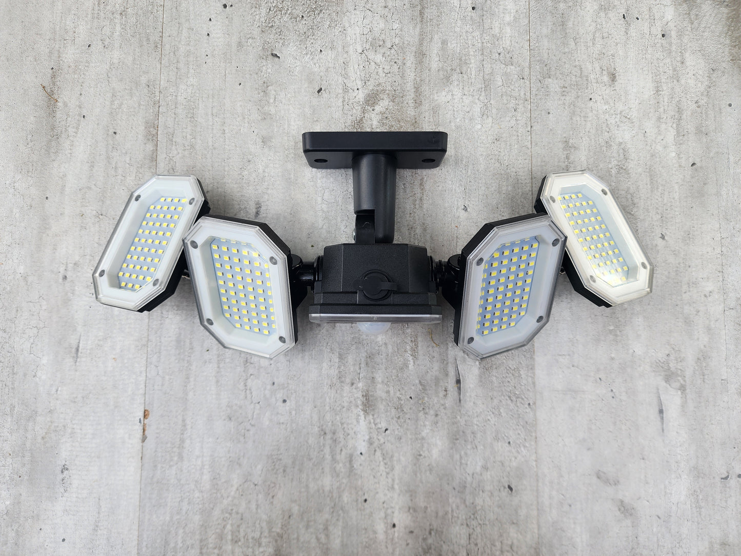 Ultra-Bright 5-Panel Solar Security Light